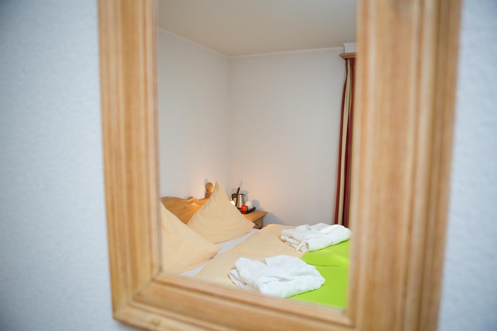 Hotel Zur Eisenbahn Renningen Eksteriør billede