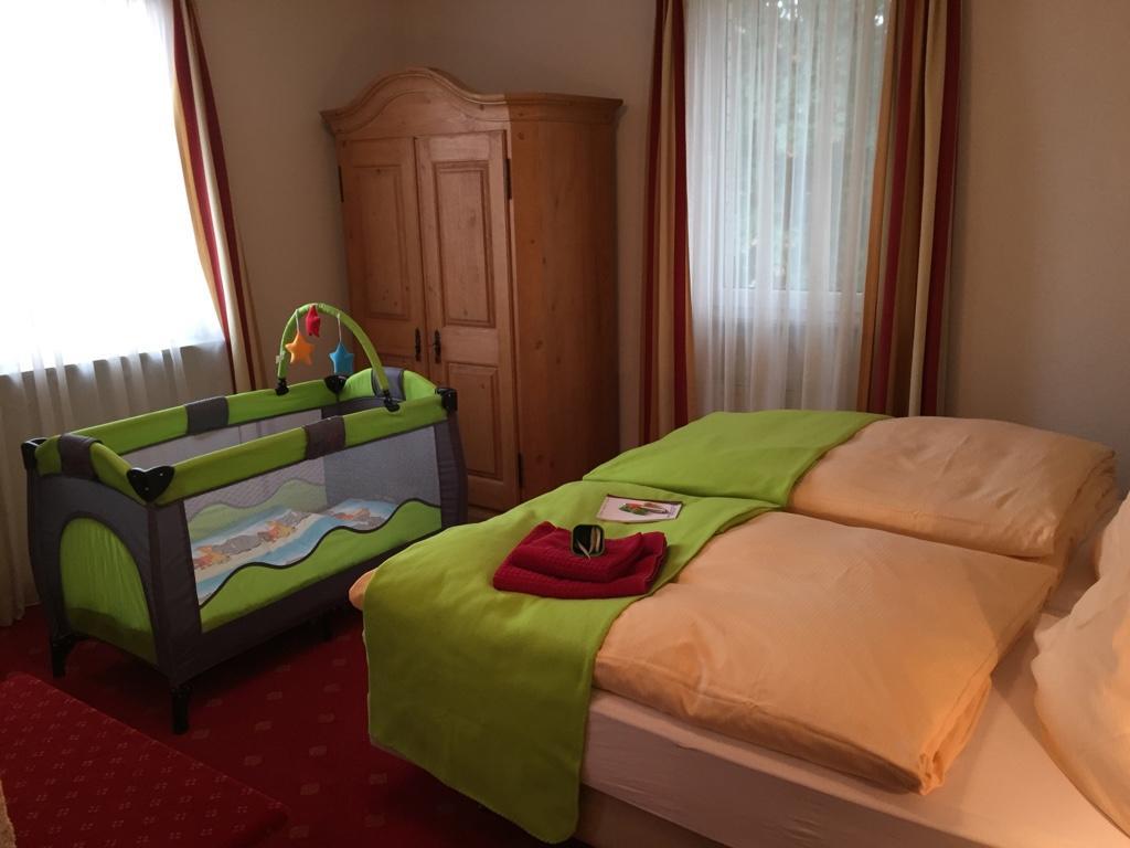 Hotel Zur Eisenbahn Renningen Eksteriør billede
