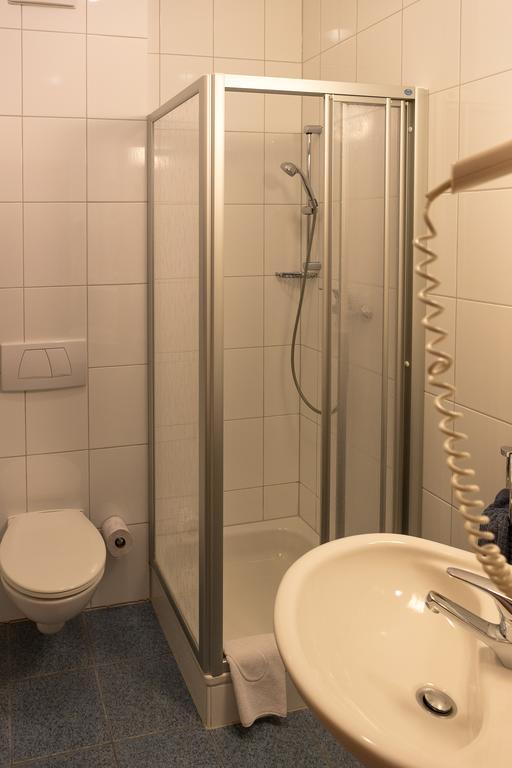 Hotel Zur Eisenbahn Renningen Eksteriør billede
