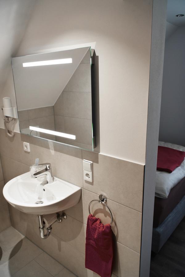 Hotel Zur Eisenbahn Renningen Eksteriør billede