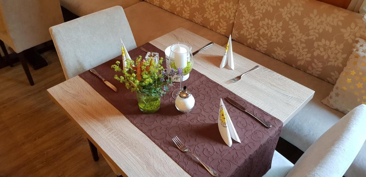 Hotel Zur Eisenbahn Renningen Eksteriør billede