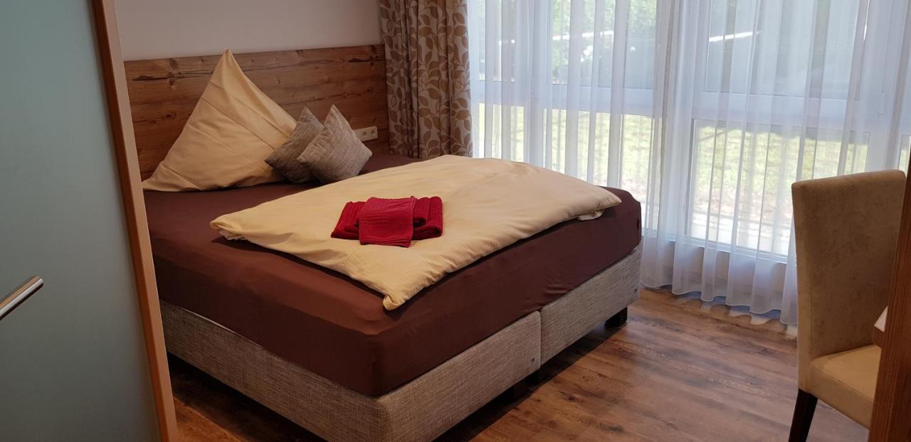 Hotel Zur Eisenbahn Renningen Eksteriør billede